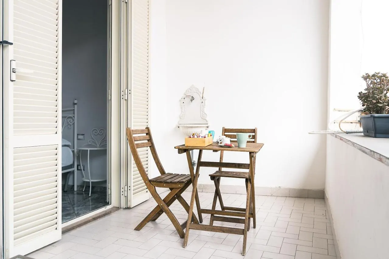 B&B Università Napoli 2*,