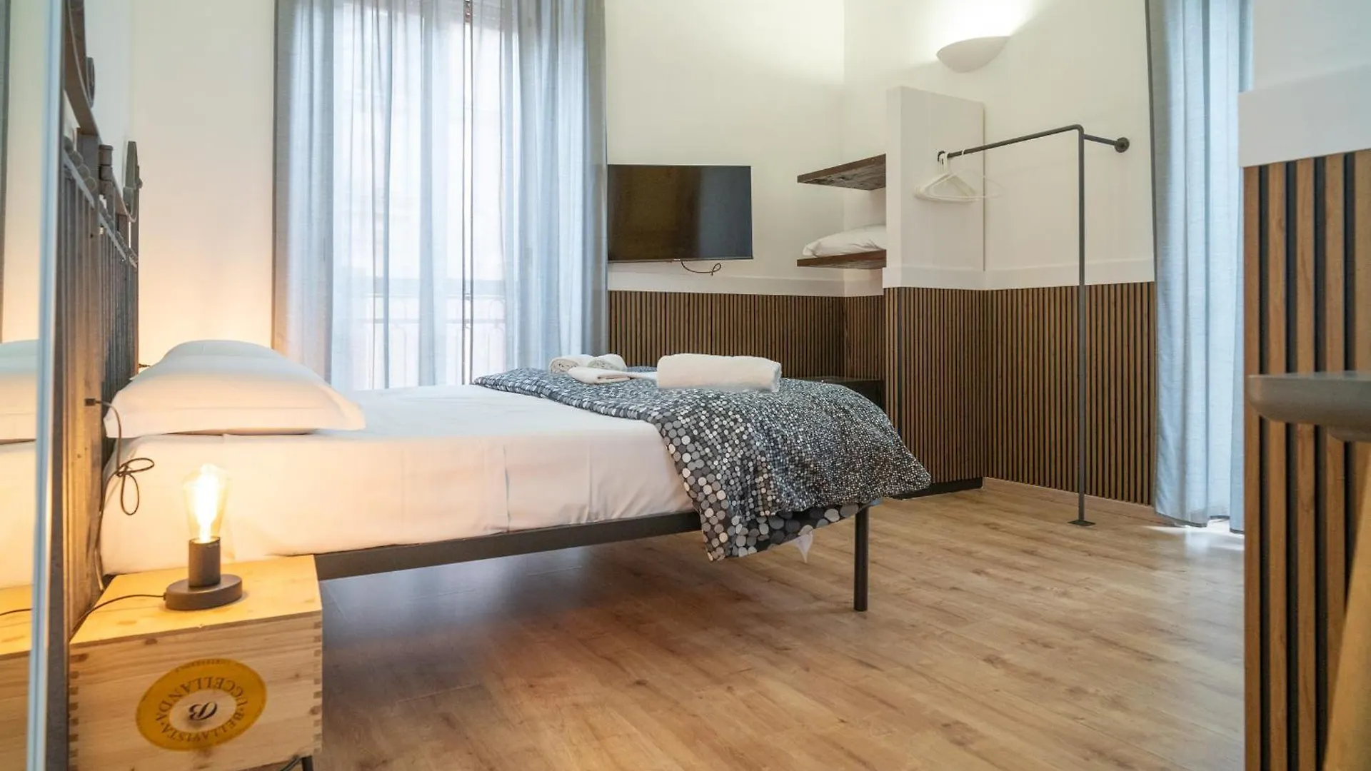 Nocleg ze śniadaniem B&B Universita Neapol