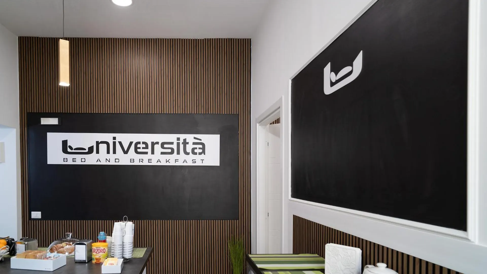 Nocleg ze śniadaniem B&B Universita Neapol